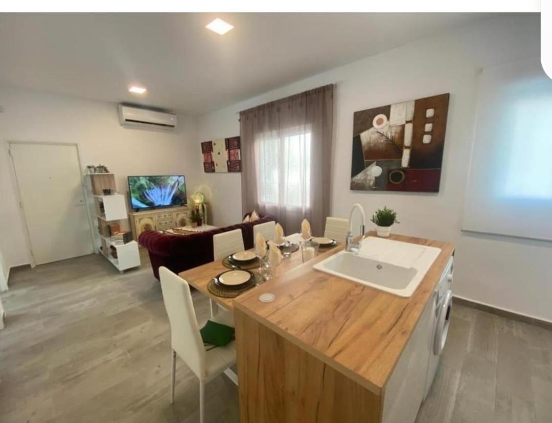Maria Malaga Breeze Apartment Bagian luar foto