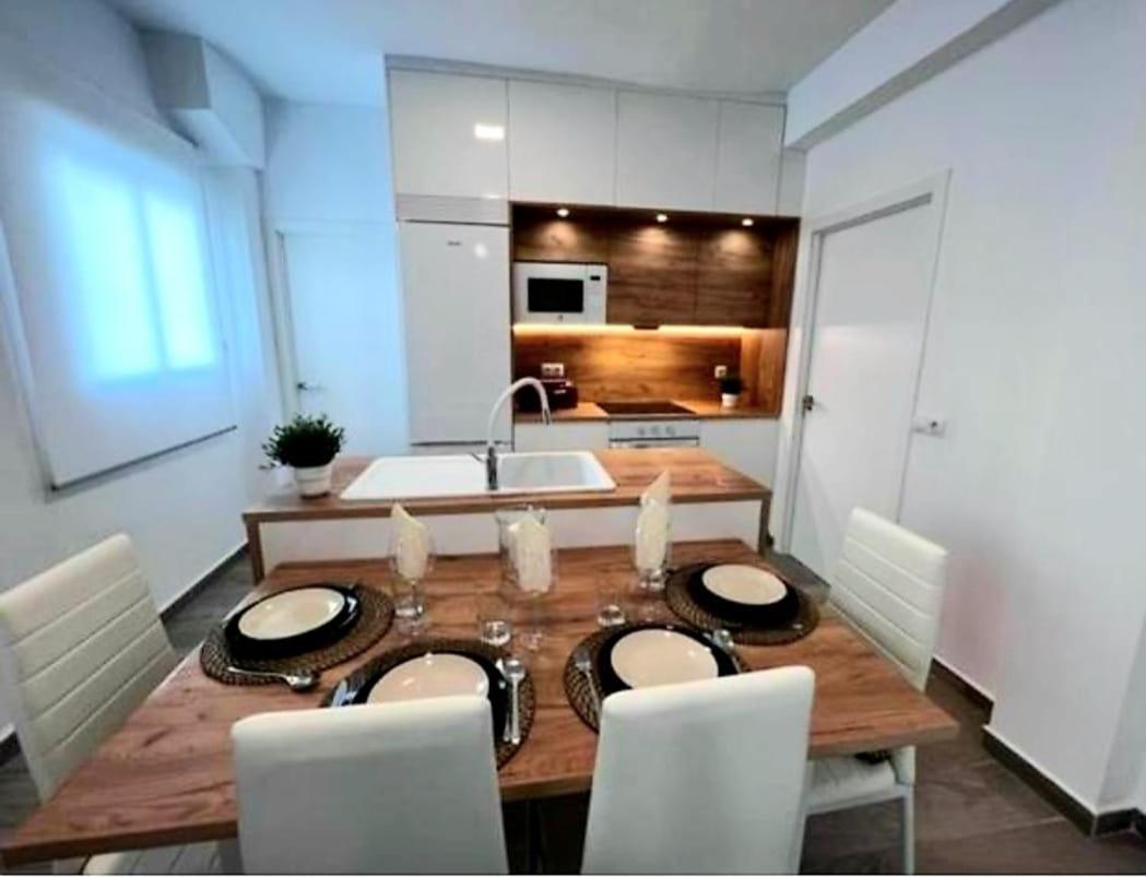 Maria Malaga Breeze Apartment Bagian luar foto