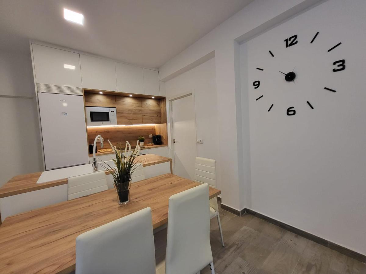 Maria Malaga Breeze Apartment Bagian luar foto
