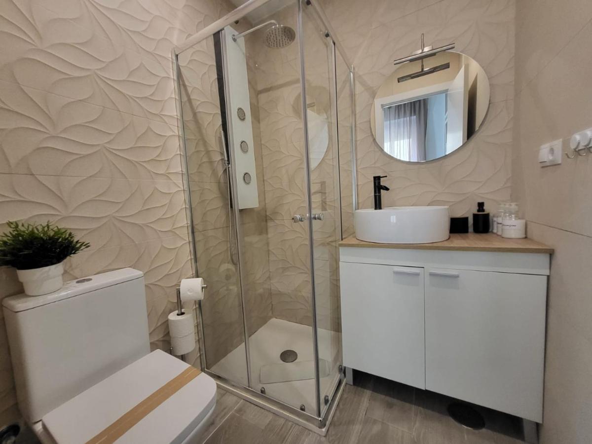 Maria Malaga Breeze Apartment Bagian luar foto